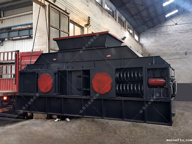 1500x1000大型液压对辊taptap点点官网苹果下载发货图片