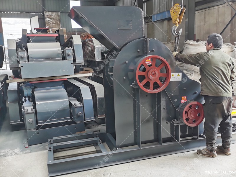 SCF800X800中型双级粉碎机发往云南楚雄砖厂粉碎土和页岩