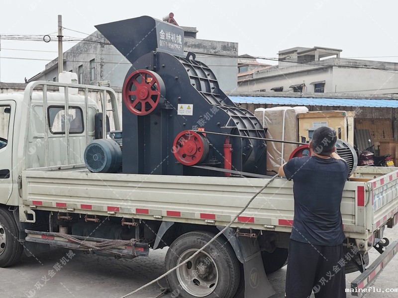 600X600双级粉碎机发往陕西宝鸡_破碎炉渣