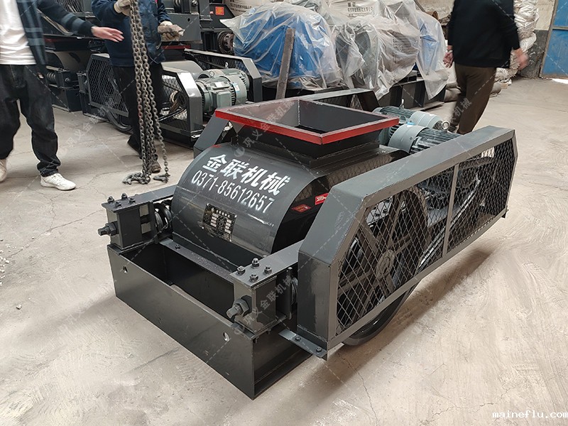 2pgc600*750双齿辊破碎机发往湖南娄底破碎煤块