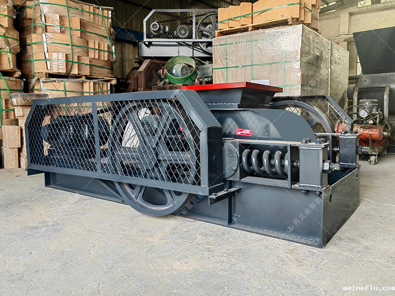 小型400x400澳门点点注册地址 破碎机生产线发往非洲马达加斯加