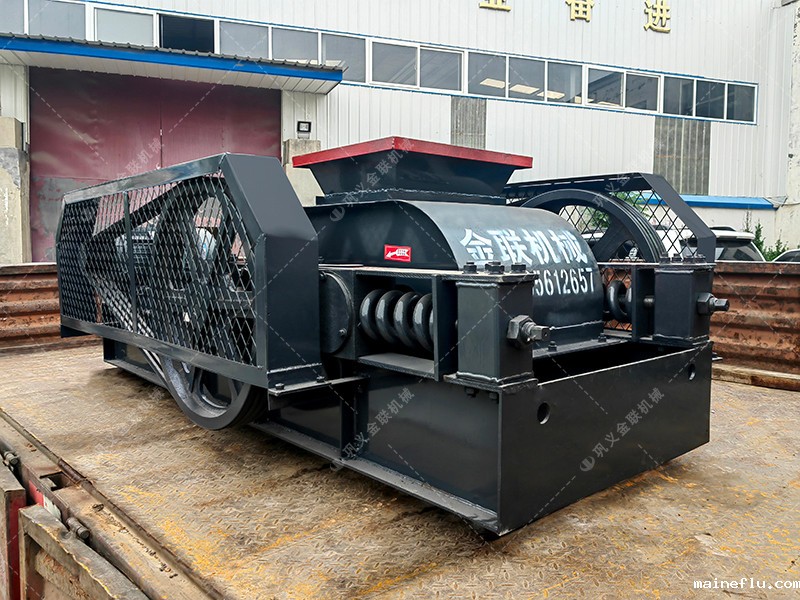 小型400x400澳门点点注册地址 破碎机生产线发往非洲马达加斯加