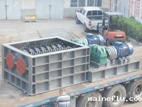 2PLF80/200强力分级双齿辊破碎机发往山东淄博破碎煤炭