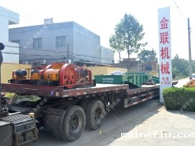 两台小型澳门点点注册地址和直线振动筛发往江苏南通处理硅石