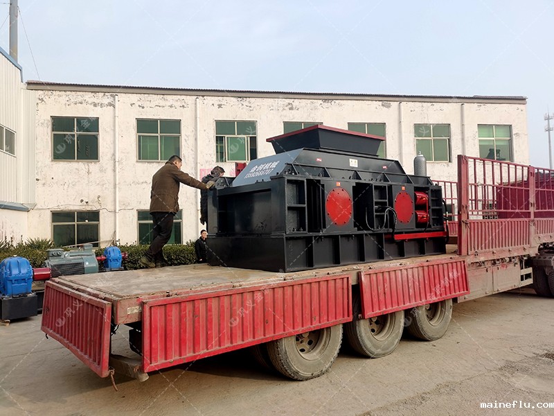 建筑用砂配置的液压对辊制砂机多少钱一台？